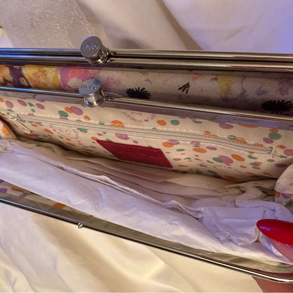 NWT - HOBO Lauren Wallet in Fantasy Floral - Picture 7 of 7